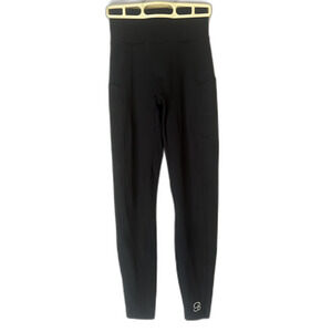 Bombshell Sportswear black scrunch butt leggings with pockets